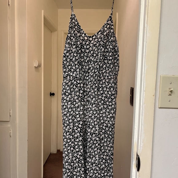 LOFT Floral Jumpsuit - Picture 3 of 4